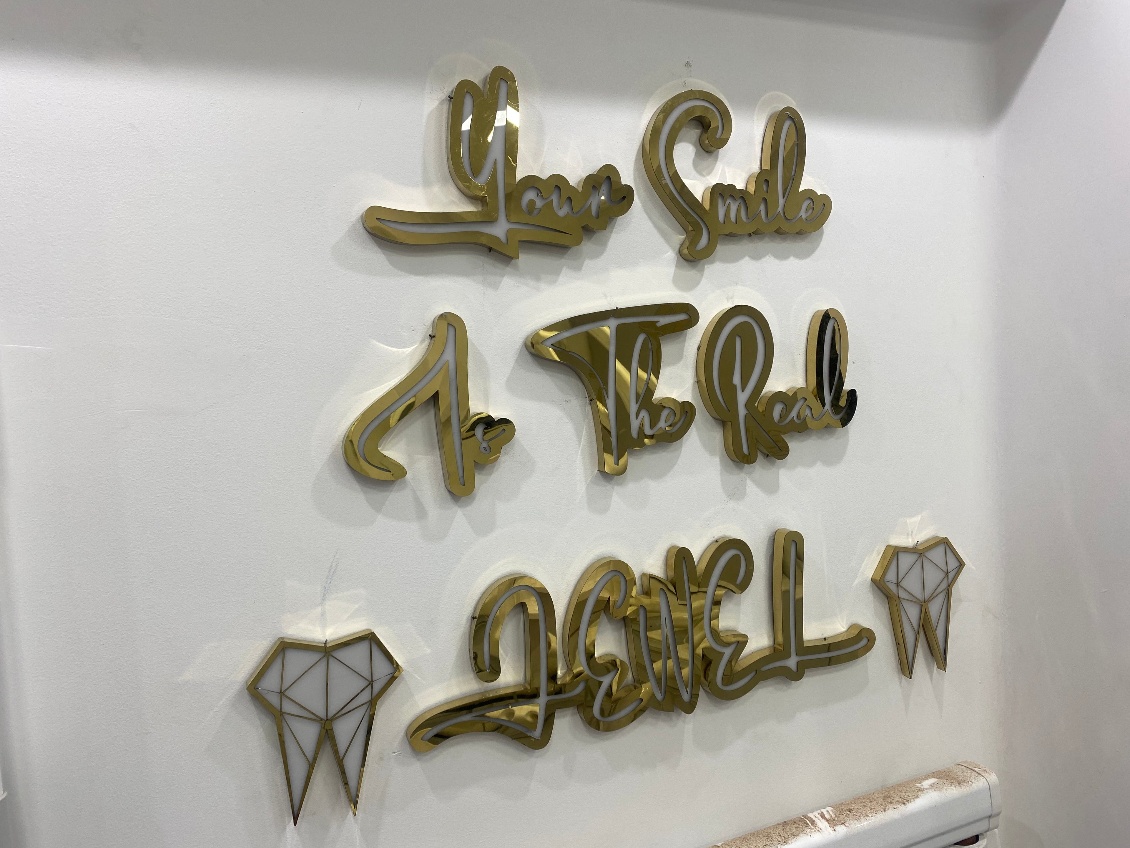 يفط استالس حروف بارزة لوجو