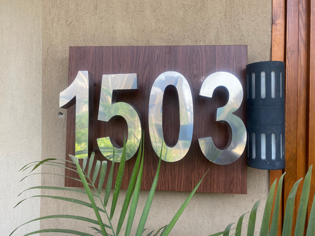 يفط استالس حروف فضي لوجو ويفط